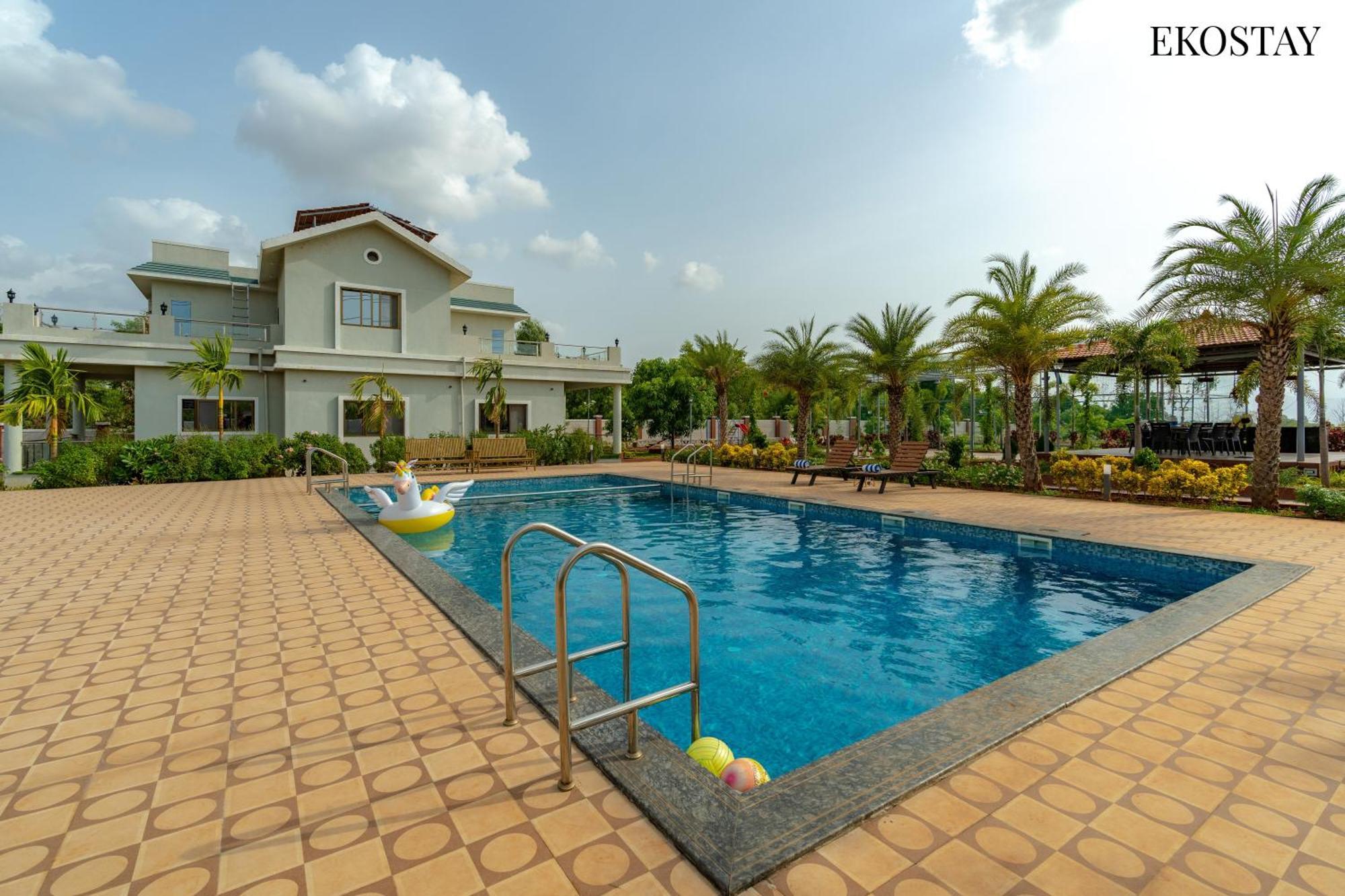 Ekostay Gold Palm Estate I Cricket Turf I Rain Dance I 2 Acre Property Karjat Exterior foto