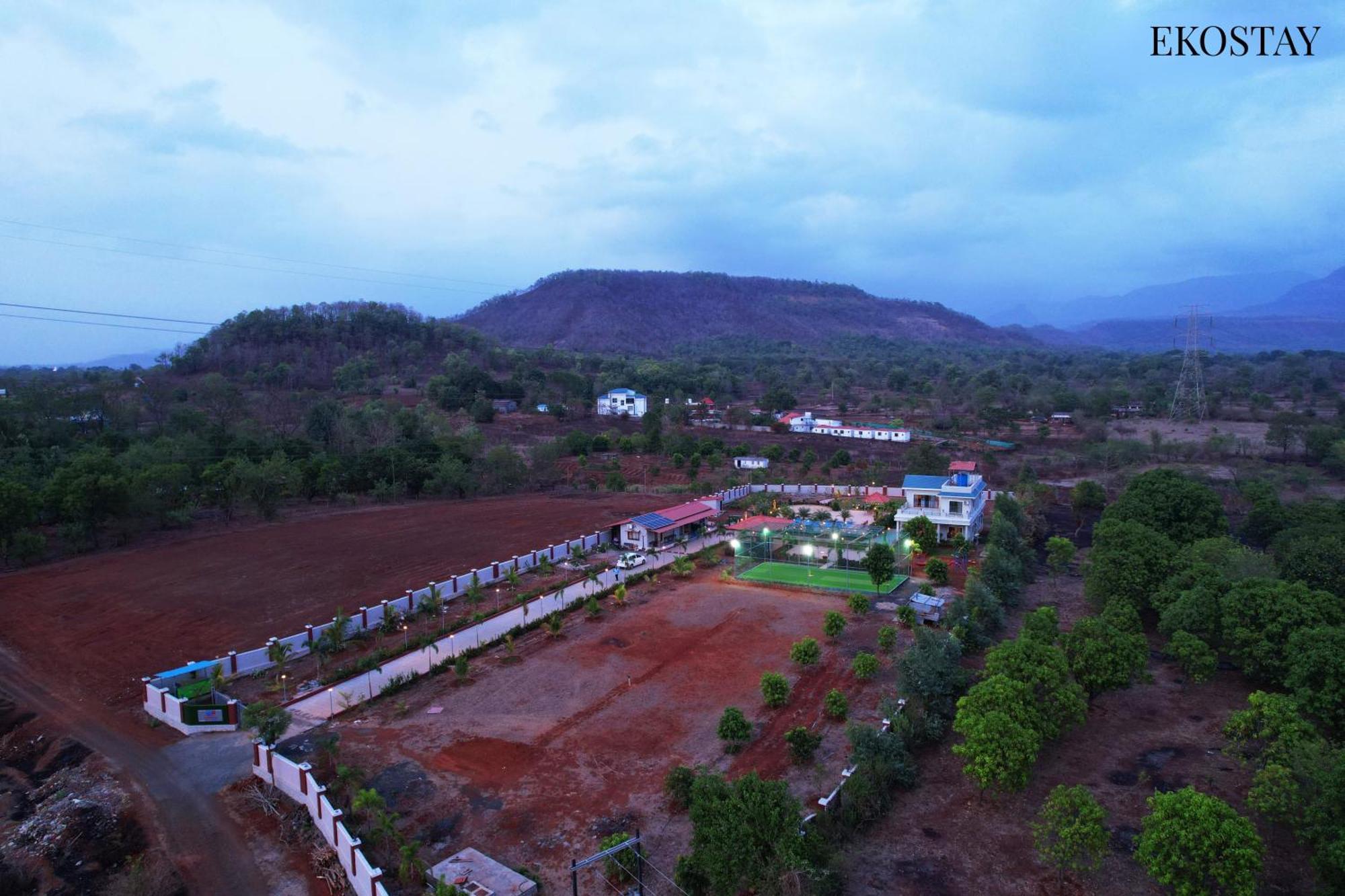 Ekostay Gold Palm Estate I Cricket Turf I Rain Dance I 2 Acre Property Karjat Exterior foto
