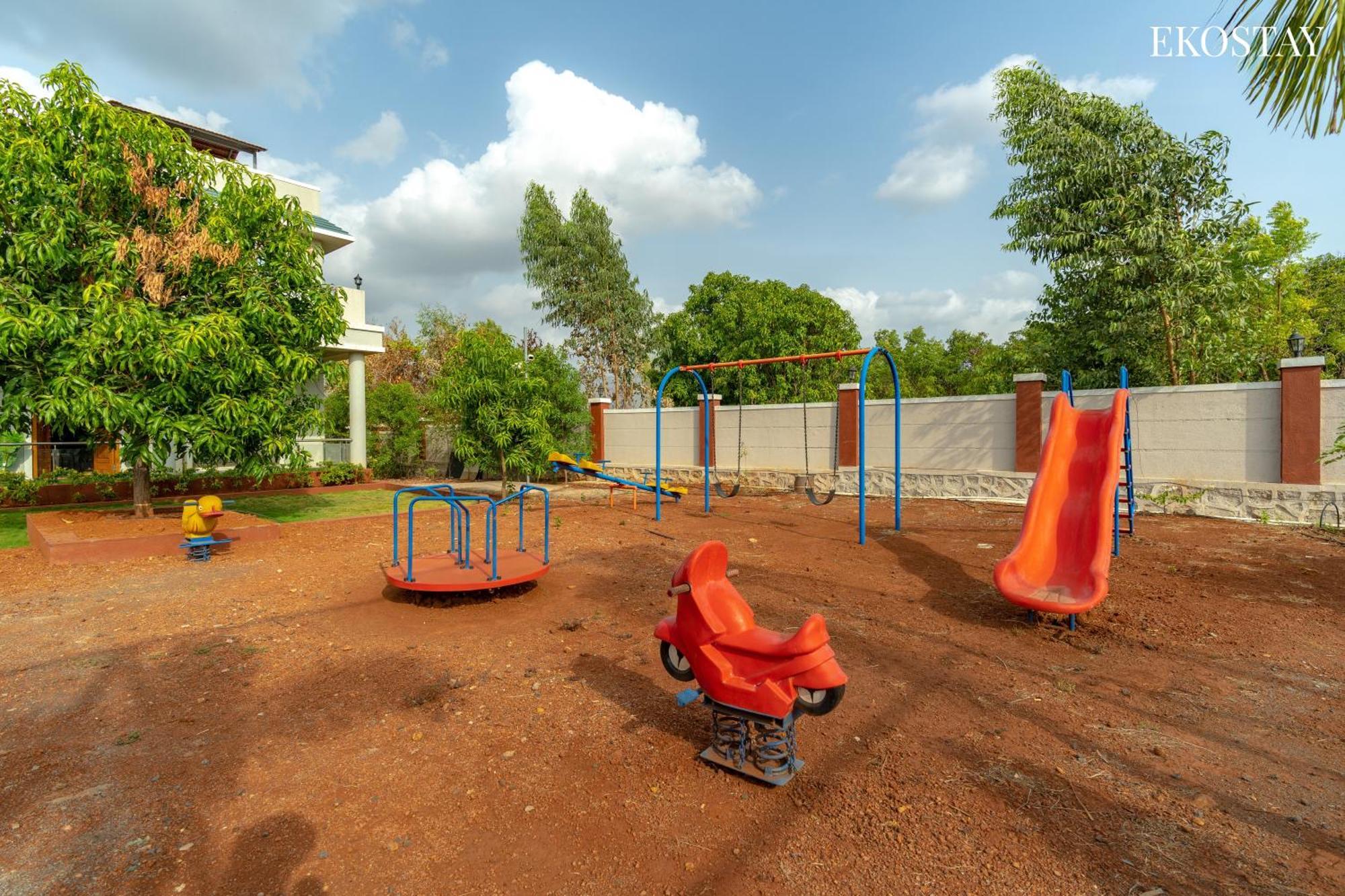 Ekostay Gold Palm Estate I Cricket Turf I Rain Dance I 2 Acre Property Karjat Exterior foto