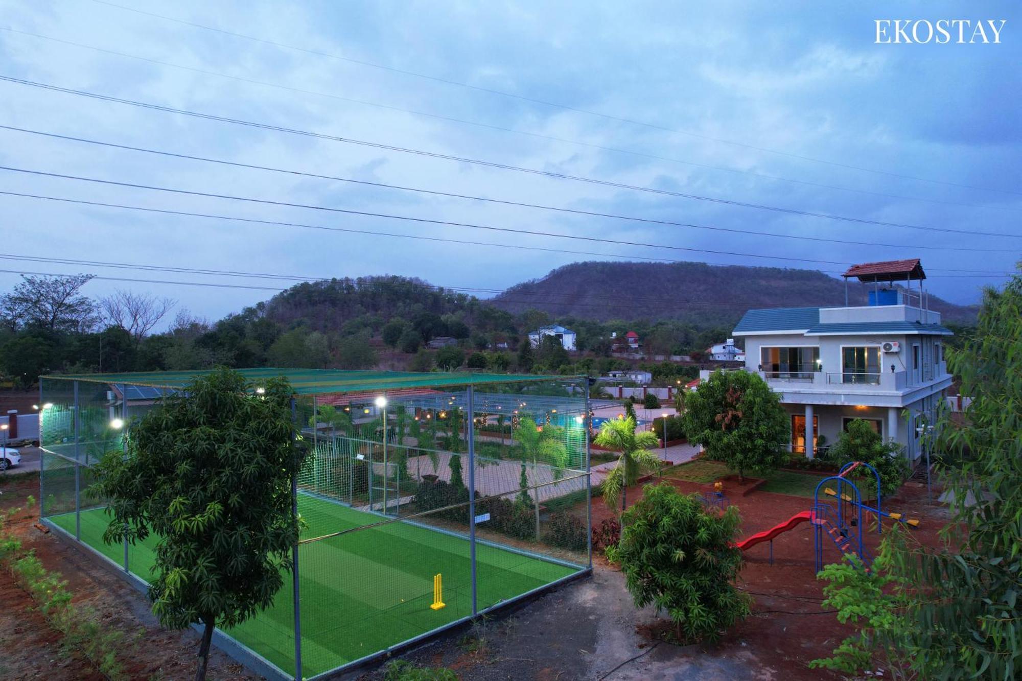 Ekostay Gold Palm Estate I Cricket Turf I Rain Dance I 2 Acre Property Karjat Exterior foto